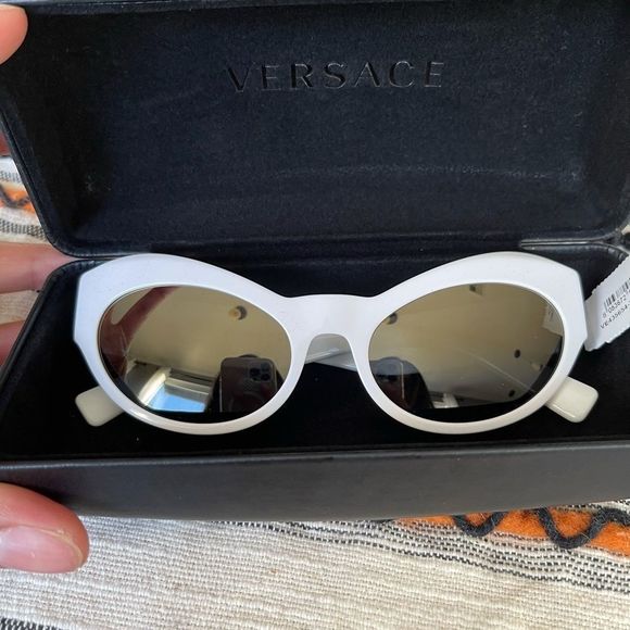 New Versace 👑 sunglasses - Picture 5 of 8